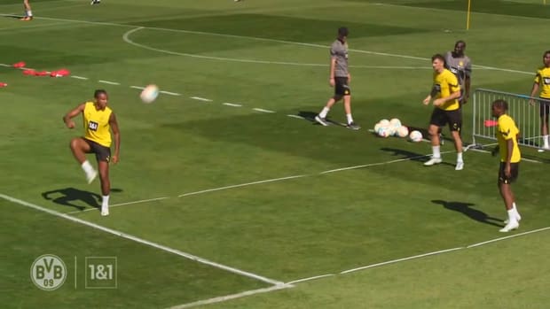 Bellingham, Reus & Co play football tennis in pre season training